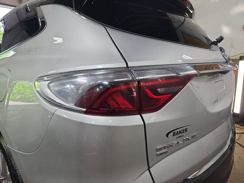 Used 2022 Buick Enclave Premium AWD/4WD image 32