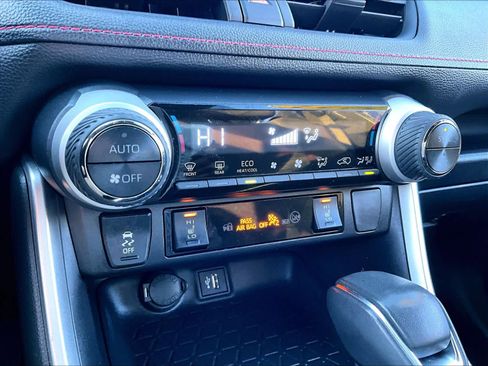 Used 2023 Toyota RAV4 SE image 26