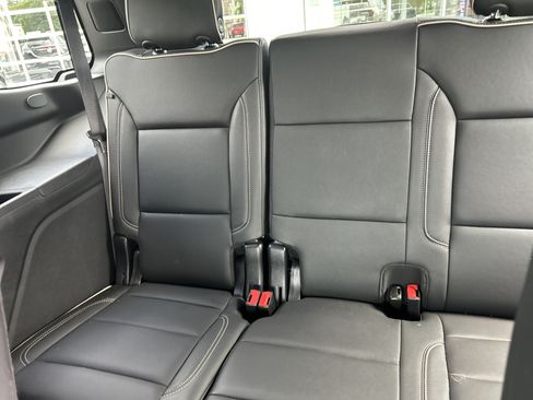 Certified 2024 GMC Yukon SLT w/ SLT Luxury Package AWD/4WD image 13