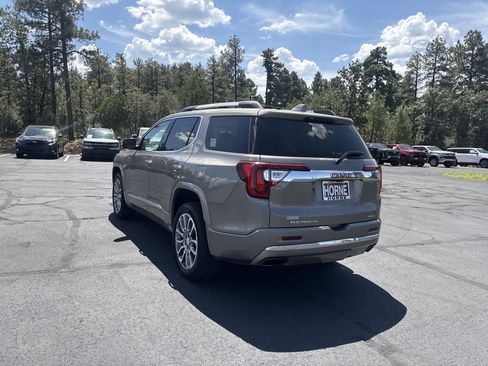 Used 2023 GMC Acadia Denali w/ Denali Technology Package AWD/4WD image 8