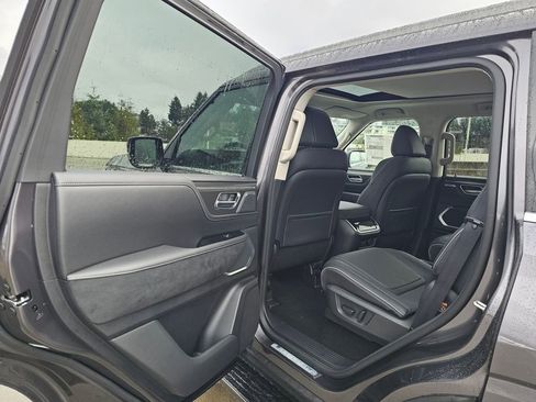 New 2026 INFINITI QX80 Luxe image 18