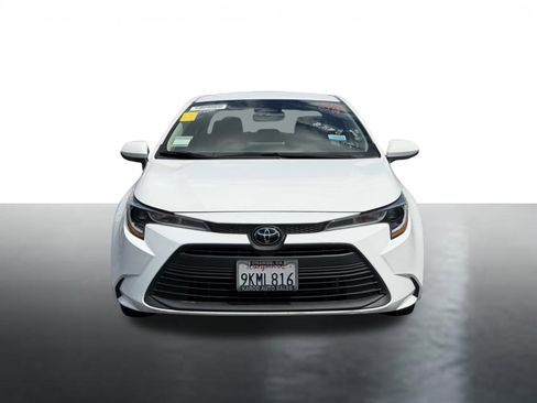 Used 2024 Toyota Corolla LE image 3