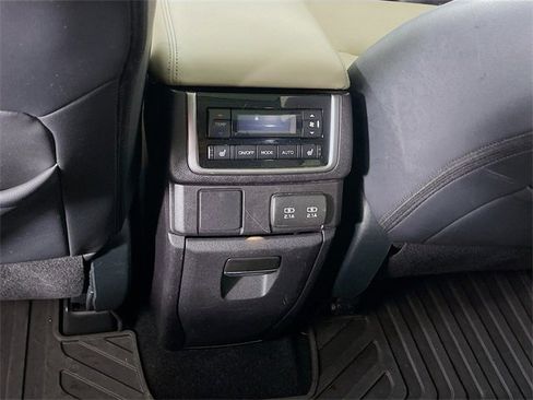 Used 2019 Subaru Ascent Limited image 28