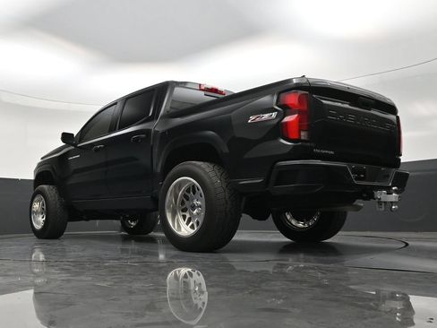 Used 2025 Chevrolet Colorado Z71 AWD/4WD image 22