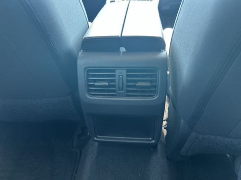Used 2023 Nissan Rogue S FWD image 12