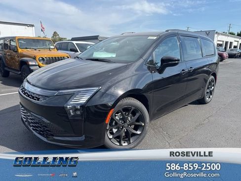 Used 2027 Chrysler Pacifica Limited FWD image 1