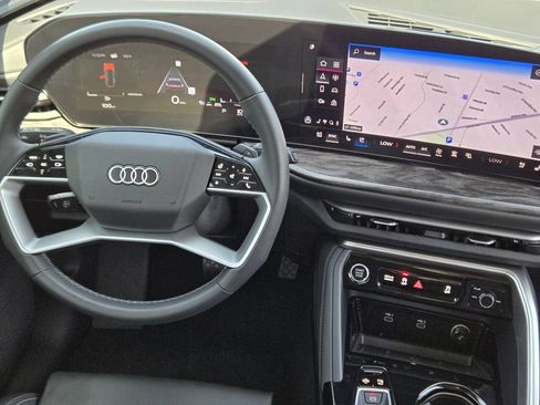 Certified 2025 Audi Q5 Prestige AWD/4WD image 35