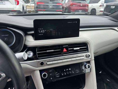 Used 2024 Genesis G70 2.5T image 29