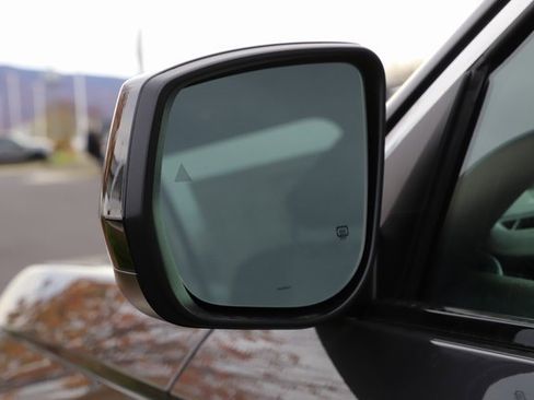 New 2025 Jeep Grand Cherokee 4WD image 9