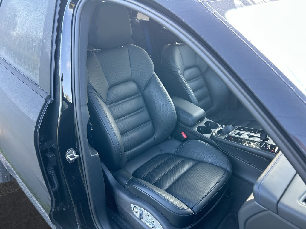 Used 2024 Porsche Macan AWD/4WD image 32
