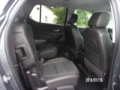 Used 2020 Chevrolet Traverse LT w/ LPO, Black Accent Package AWD/4WD image 13