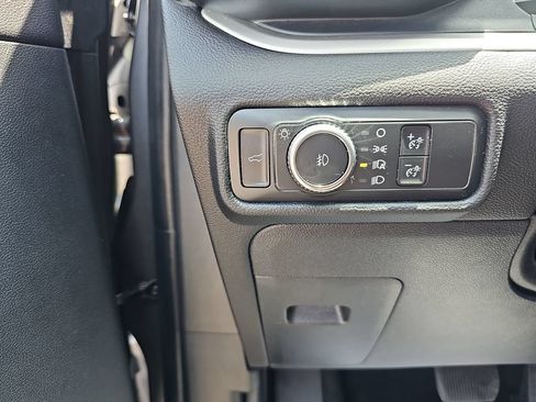 Used 2021 Ford Explorer XLT w/ Equipment Group 202A AWD/4WD image 35