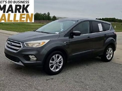Used 2017 Ford Escape SE FWD image 4