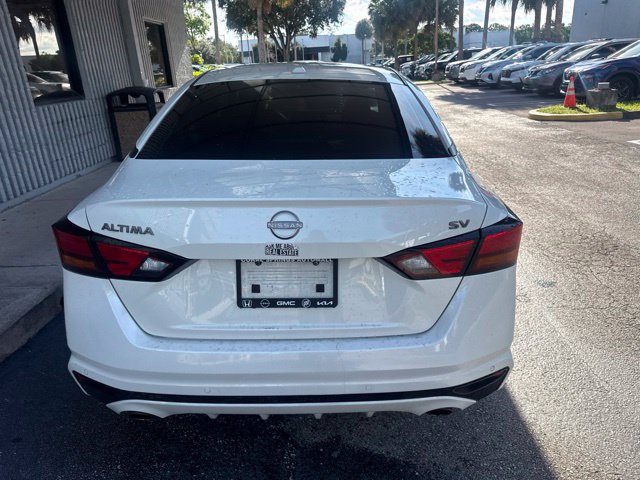 Used 2024 Nissan Altima 2.5 SV w/ SV Premium Package FWD image 9