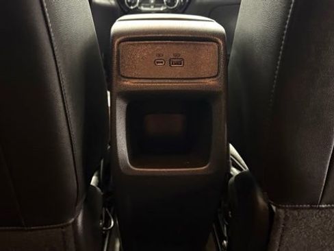 Used 2025 Chevrolet Trax LT w/ LT Convenience Package image 27