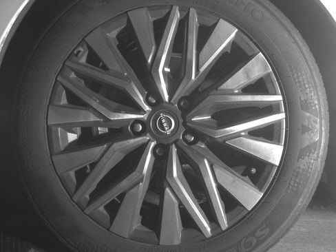 Used 2025 Nissan Altima 2.5 SV FWD image 14