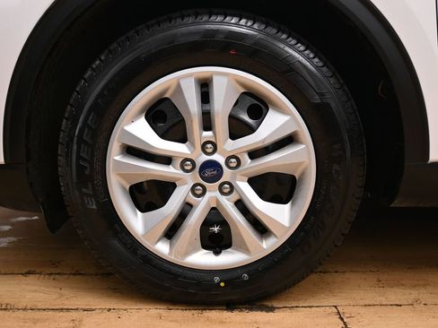 Used 2020 Ford Escape S image 11