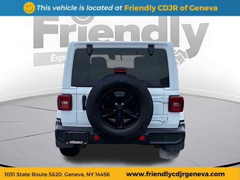 Used 2022 Jeep Wrangler Unlimited Sahara image 6