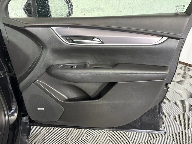 Used 2017 Cadillac XT5 Luxury AWD/4WD image 40