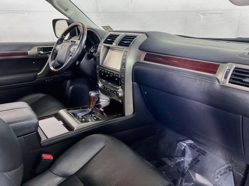 Used 2017 Lexus GX 460 Luxury AWD/4WD image 30