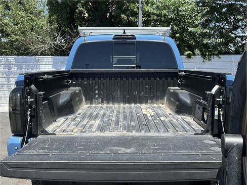 Used 2019 Toyota Tacoma TRD Off-Road w/ Technology Package AWD/4WD image 34