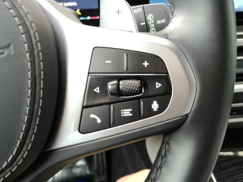 Used 2025 BMW X5 sDrive40i w/ M Sport Package RWD image 44
