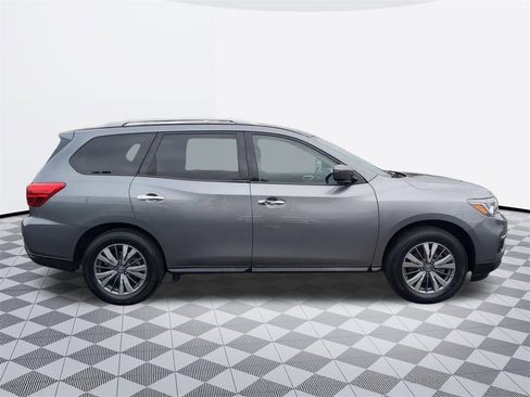 Used 2020 Nissan Pathfinder S image 7
