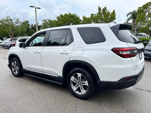 Used 2023 Honda Pilot EX-L image 4
