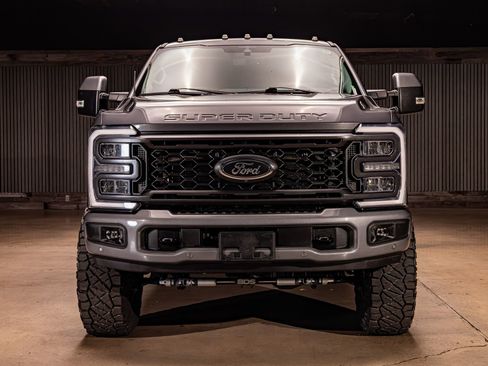 Used 2023 Ford F250 Lariat w/ Lariat Ultimate Package image 2