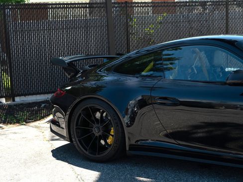 Used 2018 Porsche 911 GT3 RWD image 48