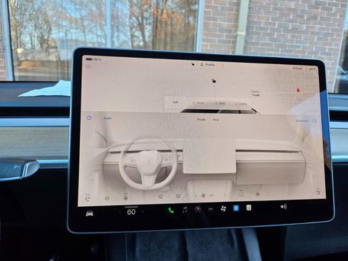 Used 2024 Tesla Model Y Long Range image 33