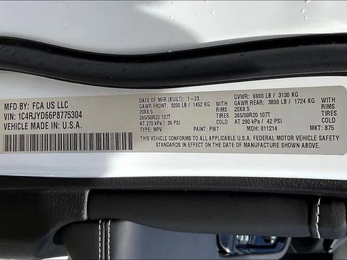 New 2023 Jeep Grand Cherokee Overland w/ Advanced Protech Group III image 21