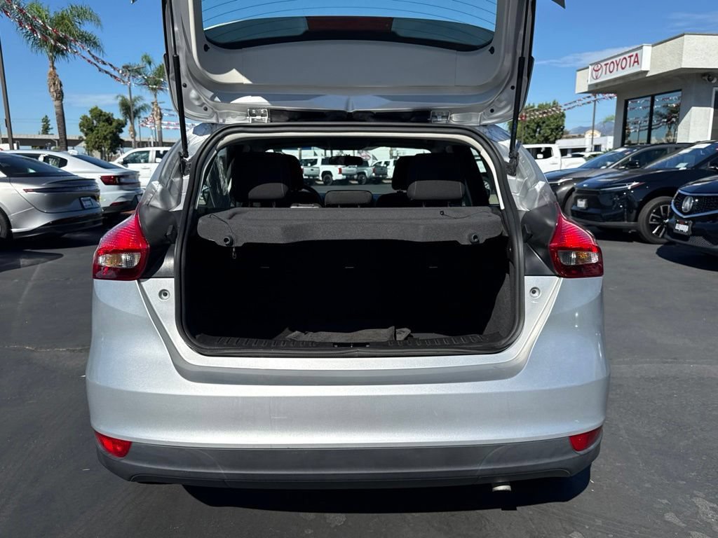 Used 2018 Ford Focus SE FWD image 16