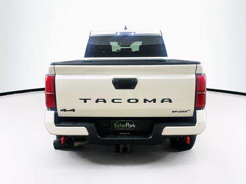 Used 2025 Toyota Tacoma TRD Off-Road AWD/4WD image 7