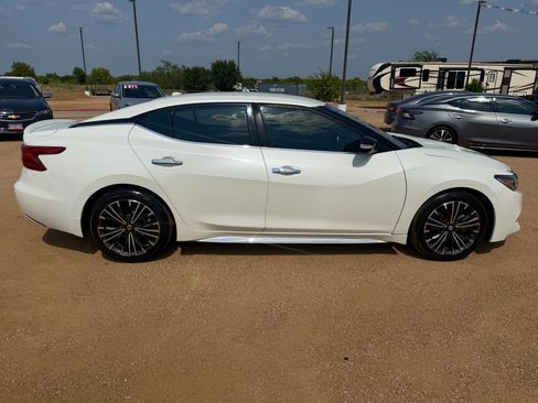 Used 2017 Nissan Maxima 3.5 SV w/ Dynamic Package FWD image 4