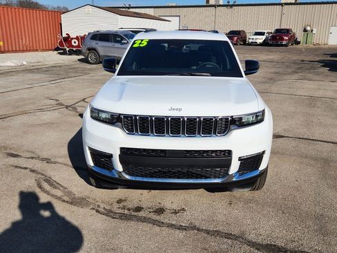 Used 2025 Jeep Grand Cherokee L Limited AWD/4WD image 3