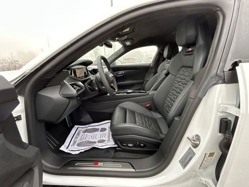 New 2026 Audi RS e-tron GT Base image 15