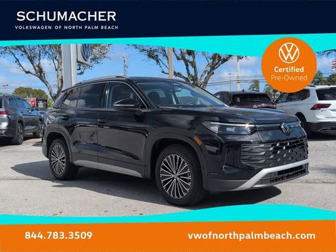 Certified 2025 Volkswagen Tiguan S w/ 18" Wheel Package image 1