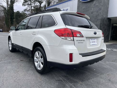 Used 2011 Subaru Outback 2.5i Premium image 3