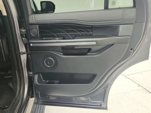 Used 2019 Ford Expedition Platinum image 37