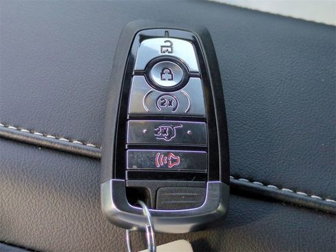 New 2025 Ford Expedition Platinum w/ Stealth Performance Package image 28