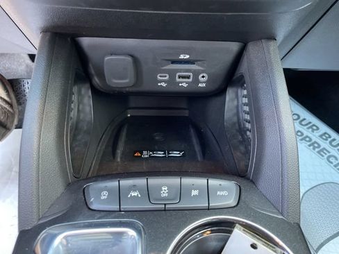 Used 2023 Chevrolet TrailBlazer RS w/ Technology Package AWD/4WD image 15