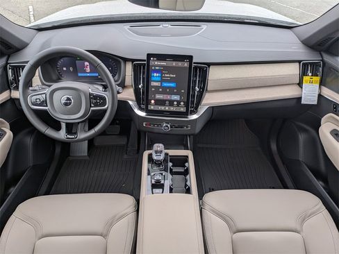 New 2026 Volvo XC90 B6 Plus w/ Protection Package Premier image 19