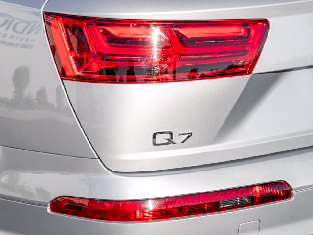 Used 2019 Audi Q7 3.0T Prestige AWD/4WD image 11