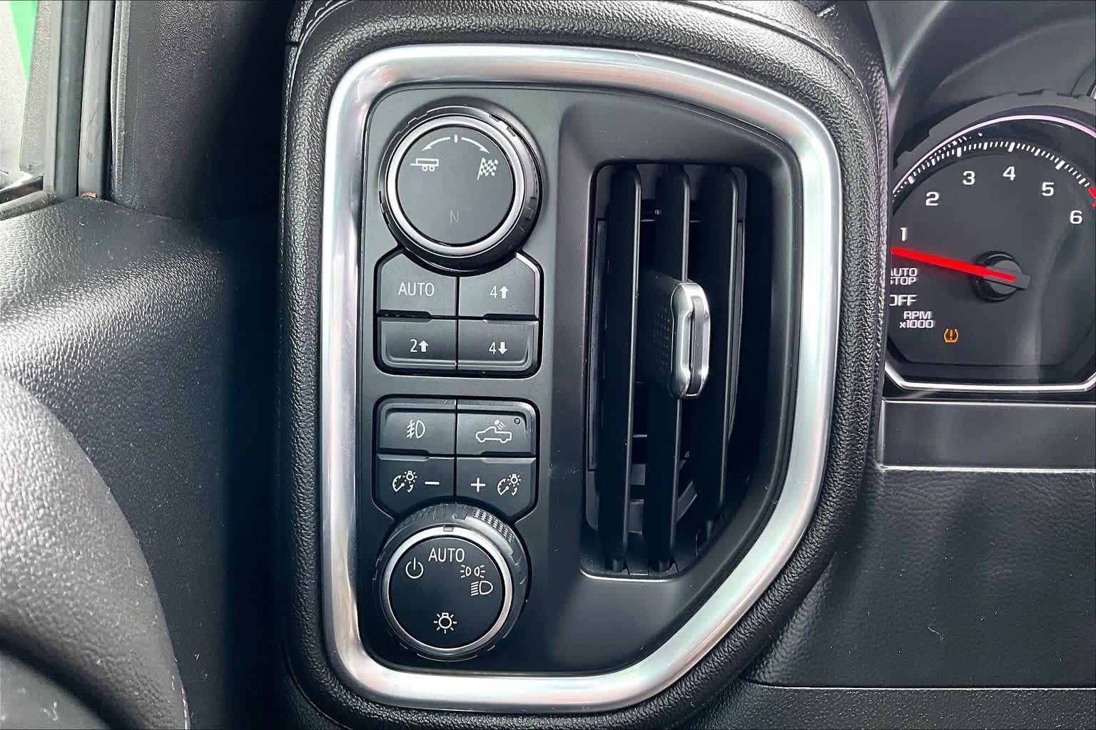 Used 2019 Chevrolet Silverado 1500 LT Trail Boss AWD/4WD image 35