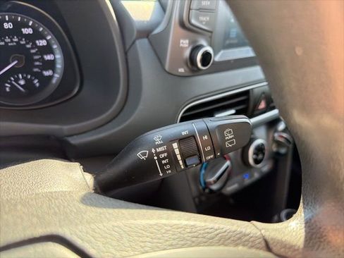 Used 2018 Hyundai Kona SE image 33