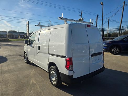 Used 2019 Nissan NV200 S image 4
