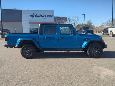 New 2026 Jeep Gladiator Sport image 6