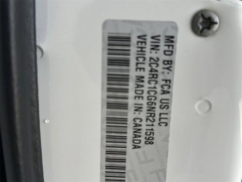 Used 2022 Chrysler Voyager LX image 37