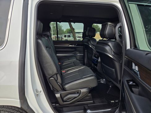 Used 2023 Jeep Grand Wagoneer 4WD w/ Flexible Seating Group image 22